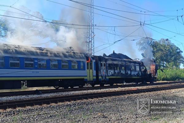 Росіяни вдарили «Шахедом» по пасажирському поїзду на Харківщині