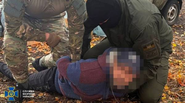 СБУ затримала чоловіка, який втратив дім через обстріли, але співпрацював з РФ